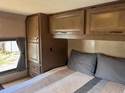 2019 THOR MOTOR COACH FOUR WINDS MAJESTIC photo 12