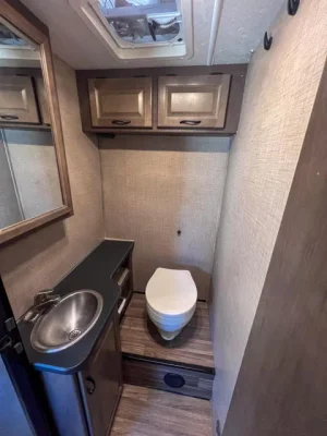 2019 THOR MOTOR COACH FOUR WINDS MAJESTIC photo 14