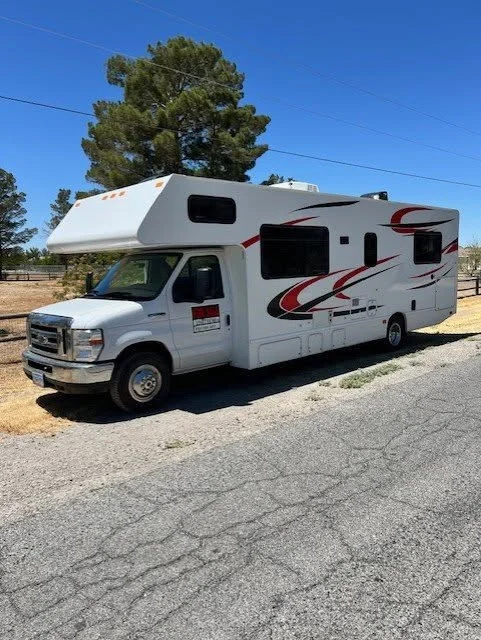 2019 THOR MOTOR COACH FOUR WINDS MAJESTIC exterior