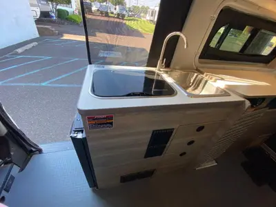 2022 Winnebago Solis Pocket photo 18