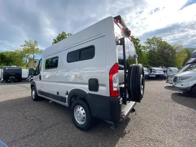 2022 Winnebago Solis Pocket photo 6