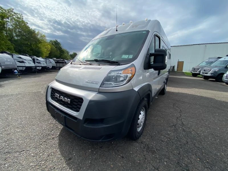 2022 Winnebago Solis Pocket exterior