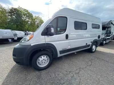 2022 Winnebago Solis Pocket photo 3