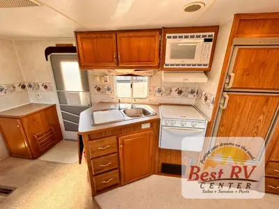 2003 Fleetwood Prowler photo 23