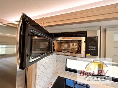 2027 Thor Motor Coach Inception photo 36
