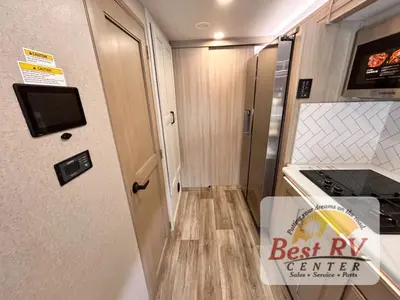 2027 Thor Motor Coach Inception photo 40