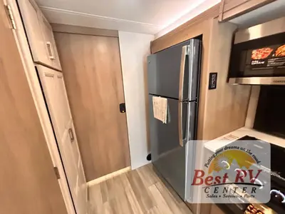 2027 Thor Motor Coach Omni Trail photo 45
