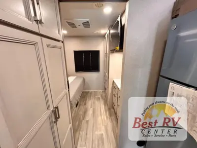 2027 Thor Motor Coach Omni Trail photo 49
