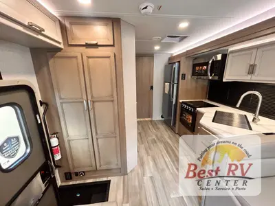2027 Thor Motor Coach Omni Trail photo 31