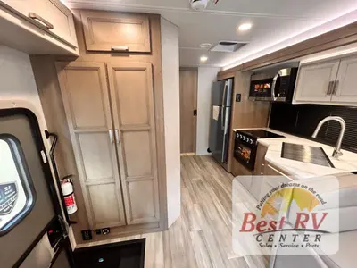 2027 Thor Motor Coach Omni Trail photo 29