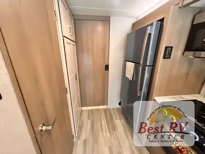 2027 Thor Motor Coach Omni Trail photo 43