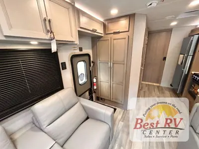 2027 Thor Motor Coach Omni Trail photo 27