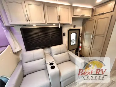 2027 Thor Motor Coach Omni Trail photo 26