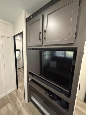 2025 VENTURE RV SPORTTREK 5 TOURING EDITION photo 15