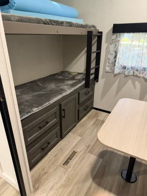 2025 VENTURE RV SPORTTREK 5 TOURING EDITION photo 22