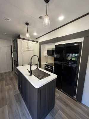 2025 VENTURE RV SPORTTREK 5 TOURING EDITION photo 17