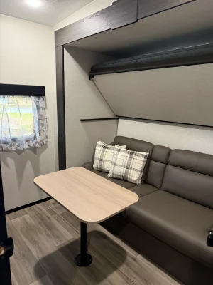 2025 VENTURE RV SPORTTREK 5 TOURING EDITION photo 24
