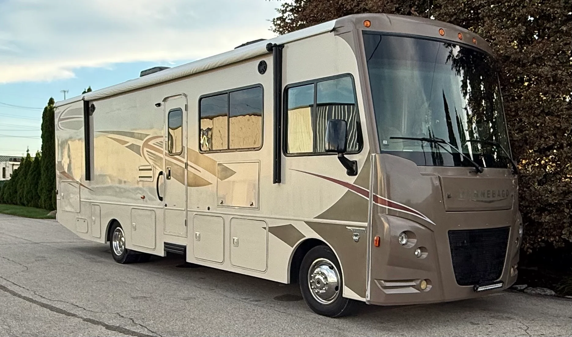 2016 WINNEBAGO ITASCA SUNSTAR exterior