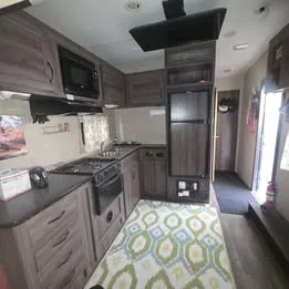 2019 RAGE'N FRONT BED photo 10