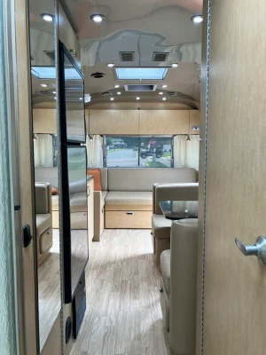 2016 AIRSTREAM FLYING CLOUD photo 18