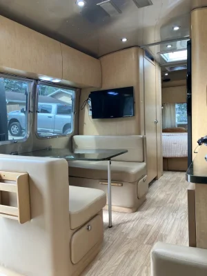 2016 AIRSTREAM FLYING CLOUD photo 12
