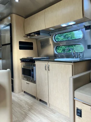 2016 AIRSTREAM FLYING CLOUD photo 14