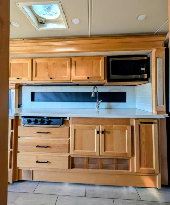 2020 TIFFIN MOTORHOMES ALLEGRO BREEZE photo 3