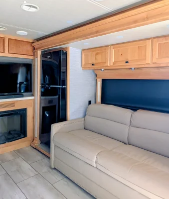 2020 TIFFIN MOTORHOMES ALLEGRO BREEZE photo 2