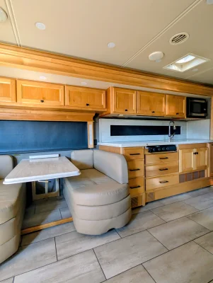 2020 TIFFIN MOTORHOMES ALLEGRO BREEZE photo 4