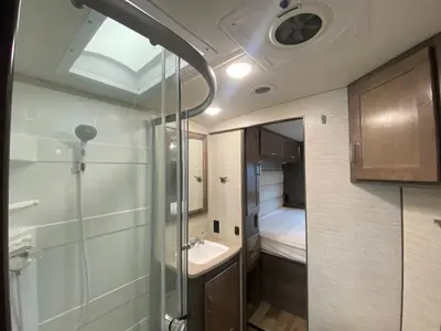 2022 Winnebago Sunstar photo 43