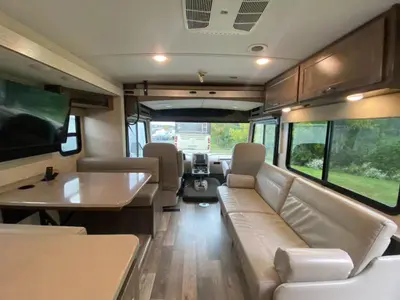 2022 Winnebago Sunstar photo 49