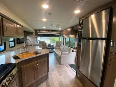 2022 Winnebago Sunstar photo 17