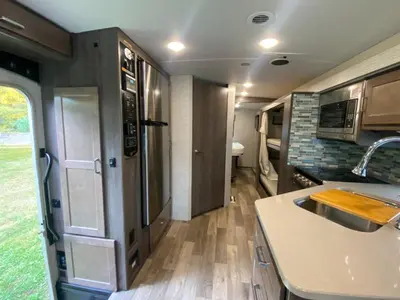 2022 Winnebago Sunstar photo 27