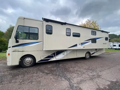 2022 Winnebago Sunstar photo 6