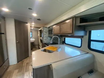 2022 Winnebago Sunstar photo 26