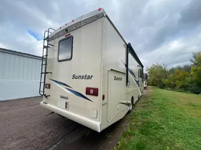 2022 Winnebago Sunstar photo 10