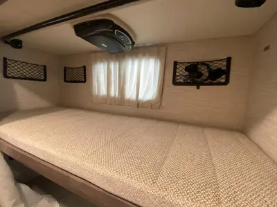 2022 Winnebago Sunstar photo 36