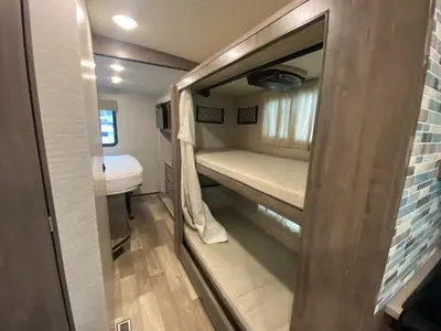 2022 Winnebago Sunstar photo 35