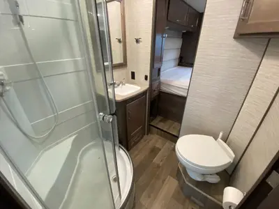 2022 Winnebago Sunstar photo 44