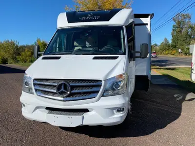 Used 2019 Leisure Travel Unity U24FX