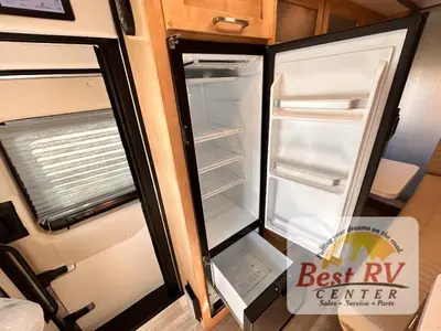 2027 Coachmen Beyond photo 26