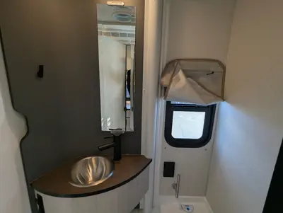2027 Winnebago Elora photo 20