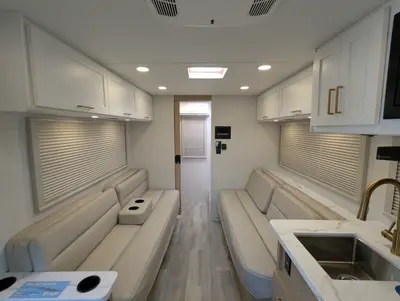 2027 Thor Motor Coach Four Winds photo 12