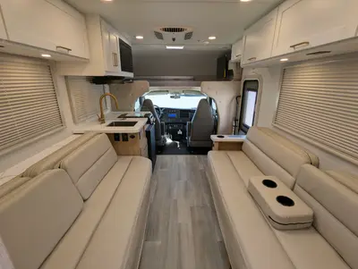 2027 Thor Motor Coach Four Winds photo 21