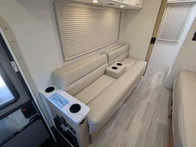 2027 Thor Motor Coach Four Winds photo 15