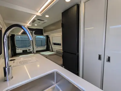 2027 Thor Motor Coach Tellaro photo 16