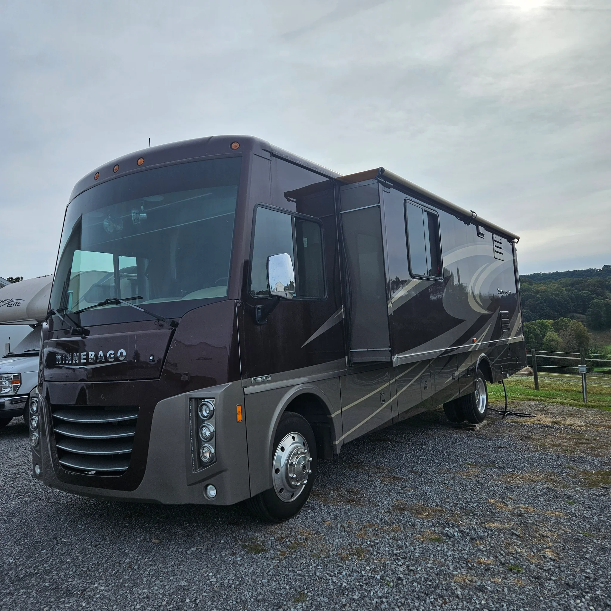 2016 WINNEBAGO SIGHTSEER exterior
