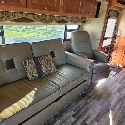 2016 WINNEBAGO SIGHTSEER photo 9