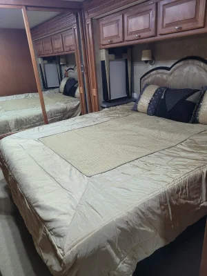 2009 TIFFIN MOTORHOMES PHAETON photo 23