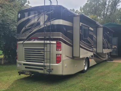 2009 TIFFIN MOTORHOMES PHAETON photo 3
